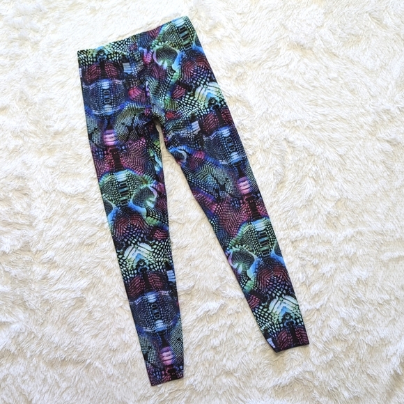 🔴LOWEST! Blackmilk Kaleidosnake Multicolor Snakeskin Leggings - Picture 8 of 15